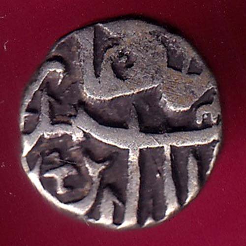 MUGHALS MOHD. AKBAR HALF MAHMUDI SWASTIKA MARK SILVER COIN :- OO2043