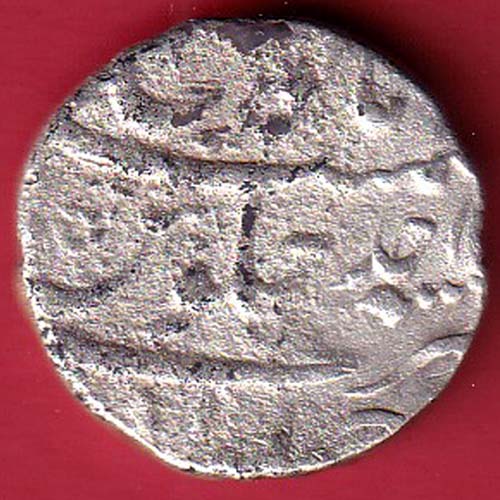 Mughals Aurangzeb surat Mint one rupee silver coin :- OO2963